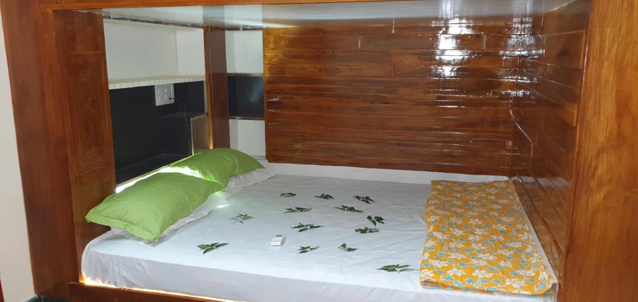 Shree Suites Kuttālam Kültér fotó